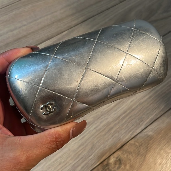 CHANEL Silver Quilted leather leather sunglasses - Picture 2 of 8